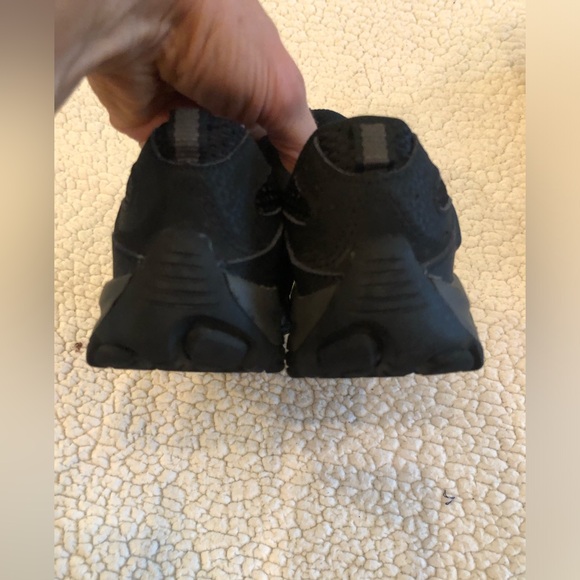 Merrell Boys Mid Quick Close Black Hiking Shoes Size 2M - Picture 4 of 5